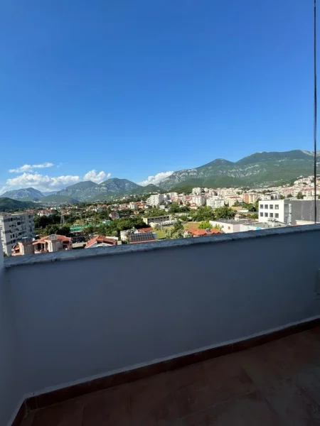 Tirane, shitet apartament 2+1 Kati 7, 96 m² 168.000 € (Kinostudio)