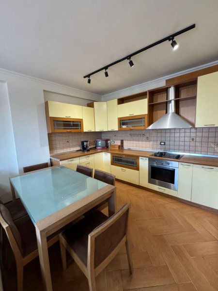 Tirane, shitet apartament 2+1 Kati 7, 96 m² 168.000 € (Kinostudio)