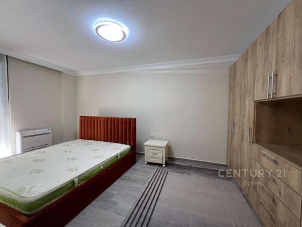 Tirane, jepet me qera apartament 1+1 Kati 5, 70 m² 450 € (Rruga 5 Maji)