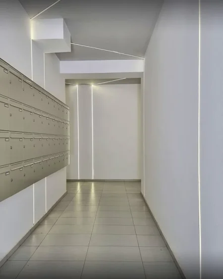 Tirane, jepet me qera apartament 2+1+Ballkon , 500 € 
