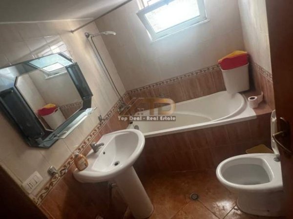 Tirane, jepet me qera apartament 2+1+BLK Kati 4, 120 m² 400 Euro