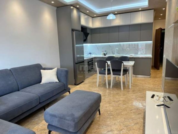 Tirane, jepet me qera apartament 2+1+BLK 120 m² 800 Euro (Don Bosko)