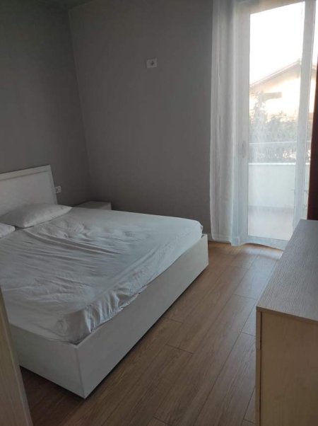 Tirane, jepet me qera apartament 1+1+BLK Kati 1, 50 m² 450 Euro