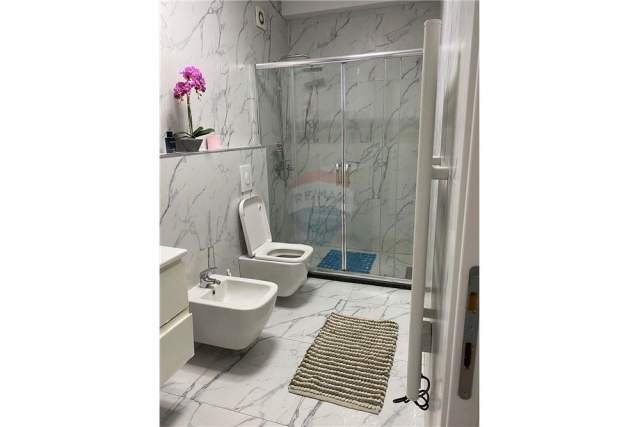 Tirane, jap me qera apartament 1+1+BLK 60 m² 450 Euro (Komuna e Parisit)