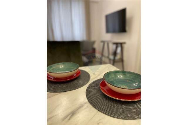 Tirane, jepet me qera apartament 62 m² 550 Euro (pazari i ri)
