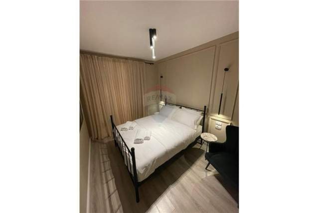 Tirane, jepet me qera apartament 62 m² 550 Euro (pazari i ri)