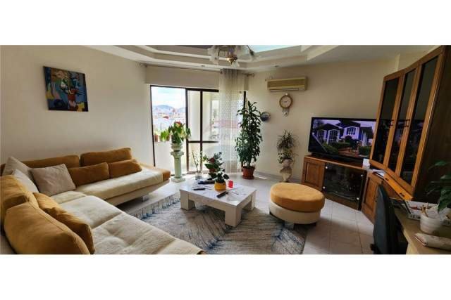 Tirane, jepet me qera apartament 2+1+BLK 114 m² 550 Euro (brryli)