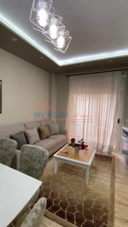 Tirane, jepet me qera apartament 1+1+BLK Kati 9, 76 m² 520 Euro (qender)
