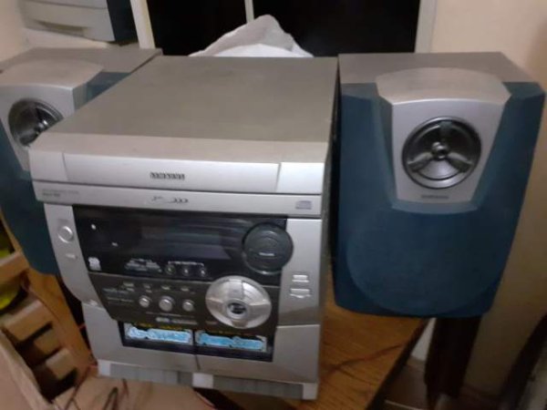 Tirane, shes DVD Player MINI stereo me tre ndërrues CD Max-900 15.000 Leke