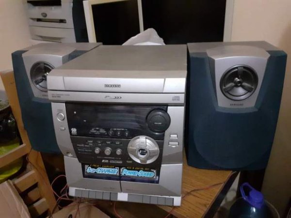 Tirane, shes DVD Player MINI stereo me tre ndërrues CD Max-900 15.000 Leke