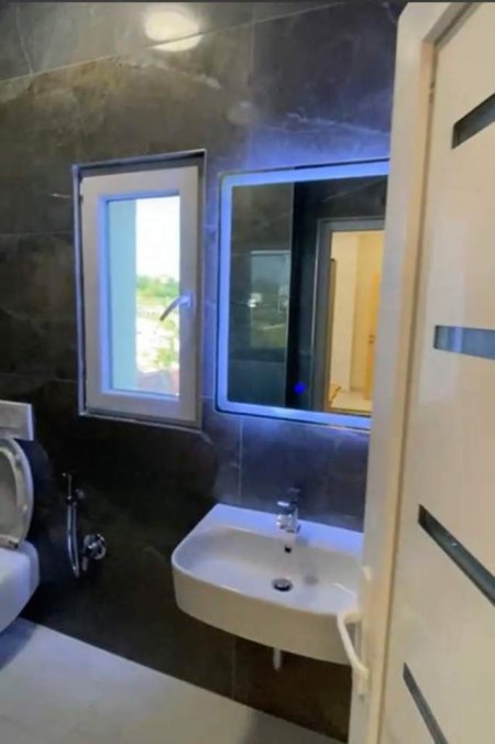jepet me qera garsonier 1+1 Kati 3, 35 m² 20.000 Leke (Shefqet Ndroqi)