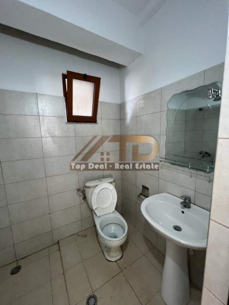 Tirane, jepet me qera shtepi 1+1+BLK 60 m² 250 Euro