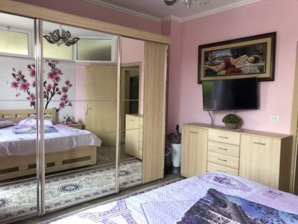 Tirane, jepet me qera apartament 2+1+BLK Kati 2, 120 m² 600 Euro (Eruga petro nini luarasi)