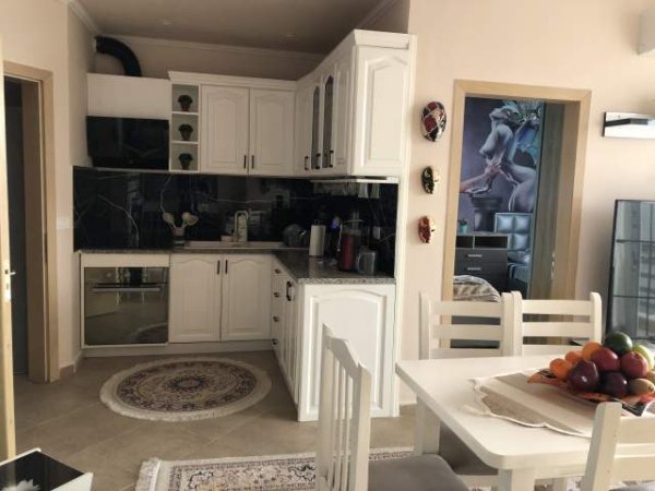 Tirane, jepet me qera apartament 2+1+BLK Kati 2, 120 m² 600 Euro (Eruga petro nini luarasi)