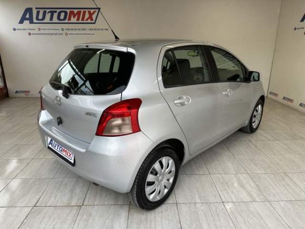 Tirane, shes makine Toyota YARIS Viti 2008, 4.400 Euro