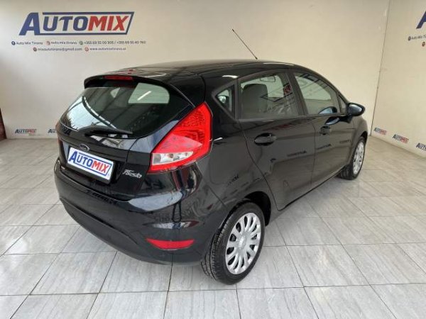 Tirane, shes makine Ford FIESTA Viti 2010, 4.800 Euro