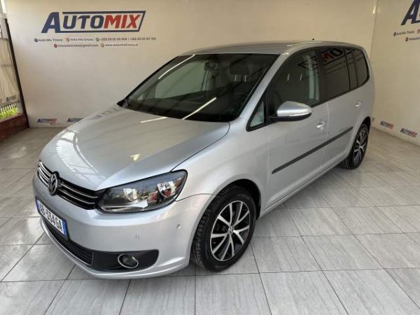 Tirane, shes makine Volkswagen touran Viti 2012, 8.900 Euro