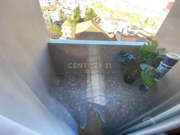 Tirane, jepet me qera apartament 1+1+BLK Kati 6, 60 m² 800 Euro (Bllok)
