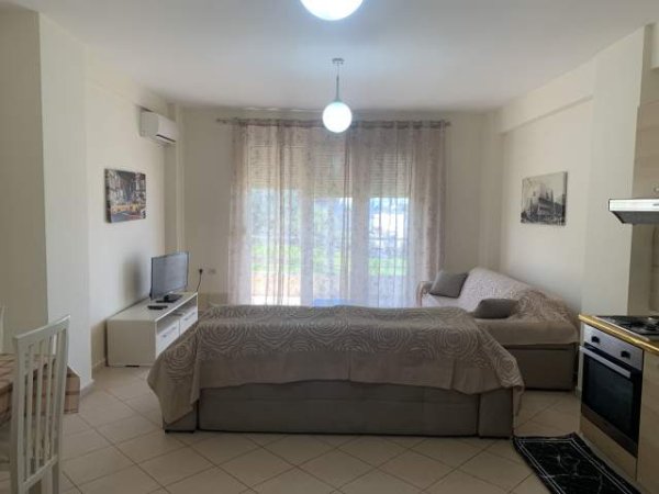 Tirane, jepet me qera apartament 1+1+BLK Kati 2, 60 m² 300 Euro (Selite prane Eleonores)