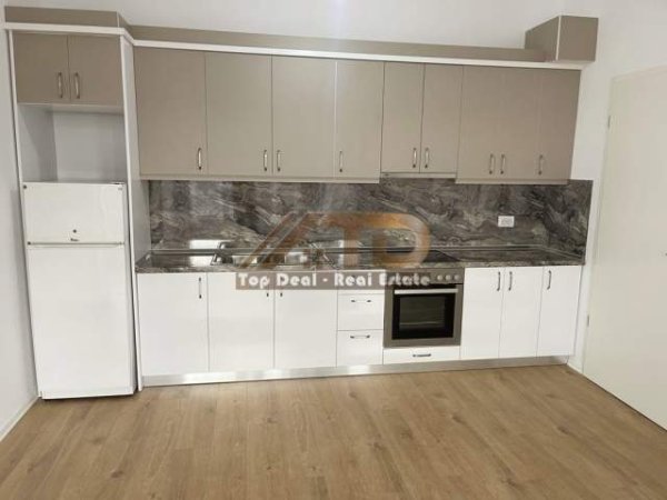 Tirane, jepet me qera apartament 2+1+BLK Kati 5, 82 m² 500 Euro (Bulevardi I Ri)