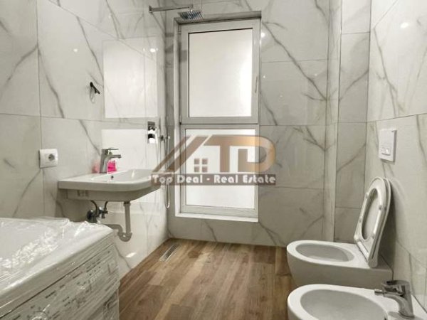 Tirane, jepet me qera apartament 2+1+BLK Kati 5, 82 m² 500 Euro (Bulevardi I Ri)