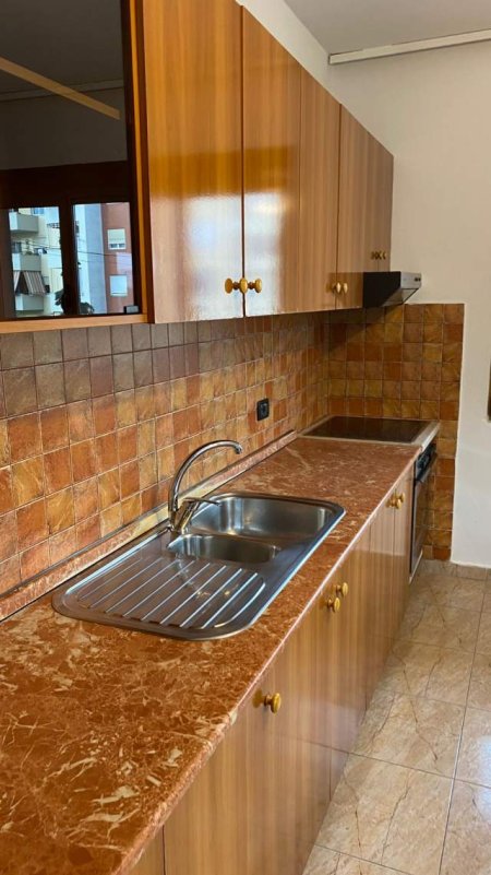 Tirane, jepet me qera apartament 2+1+BLK Kati 3, 100 m² 400 Euro