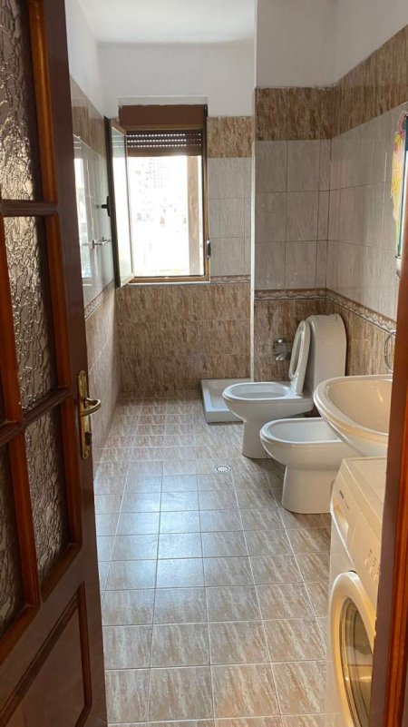 Tirane, jepet me qera apartament 2+1+BLK Kati 3, 100 m² 400 Euro