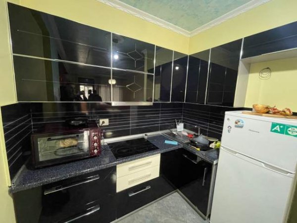 Tirane, jepet me qera apartament 1+1+BLK Kati 3, 75 m² 380 Euro