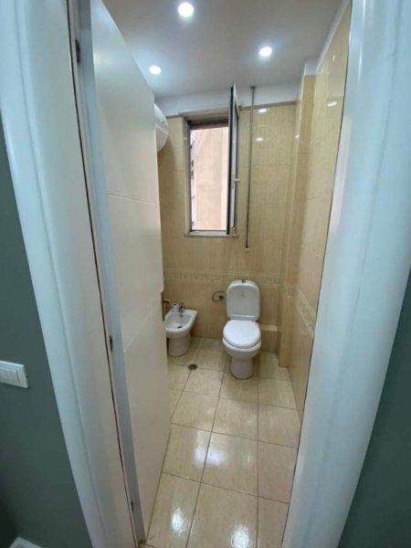 Tirane, jepet me qera apartament 1+1+BLK Kati 9, 76 m² 520 Euro (Selvia)