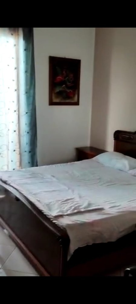 Tirane, apartament Kati 4, 120 m² 300 Euro (bulevardi migjeni)