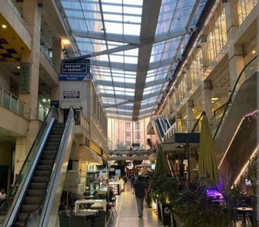 Tirane, shitet dyqan Kati 2, 40 m² 88.000 Euro