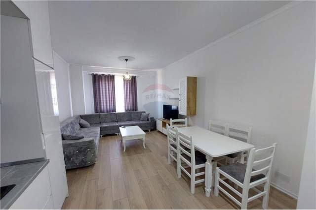 Tirane, jepet me qera apartament 2+1 Kati 10, 110 m² 400 Euro (Yzberisht)