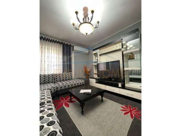 Tirane, jepet me qera apartament 2+1+BLK Kati 2, 108 m² 550 Euro (Rruga e Kavajes)