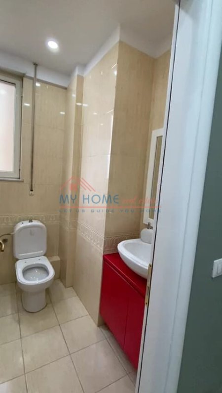 Tirane, jepet me qera apartament 1+1+BLK Kati 9, 76 m² 520 Euro (qender)
