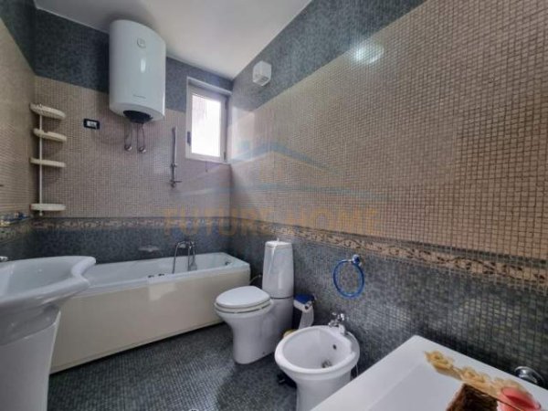 Tirane, jepet me qera Vile 5+1+A+BLK 437 m² 800000 Euro (ALI DEMI)