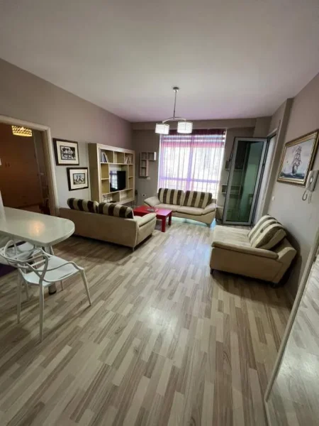 Tirane, qera apartament 2+1 Kati 4, 83 m² 550 Euro (Rruga Siri Kodra)