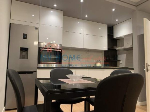 Tirane, jepet me qera apartament 2+1+BLK Kati 3, 93 m² 750 Euro (21 dhjetori)