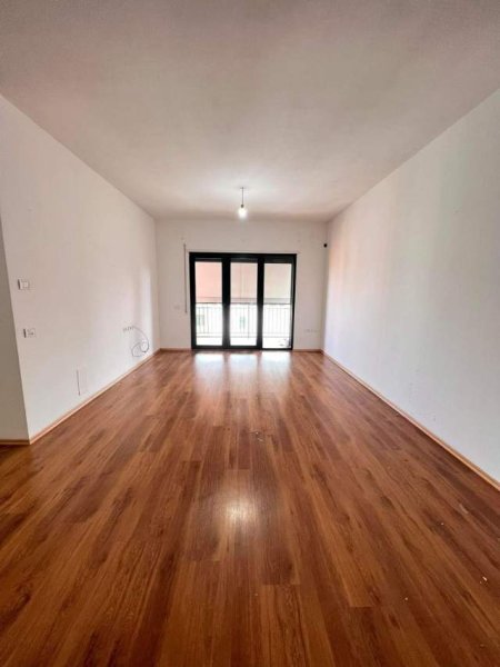 Tirane, jepet me qera apartament 1+1 Kati 7, 70 m² 350 Euro (Unaza E Re Astir)