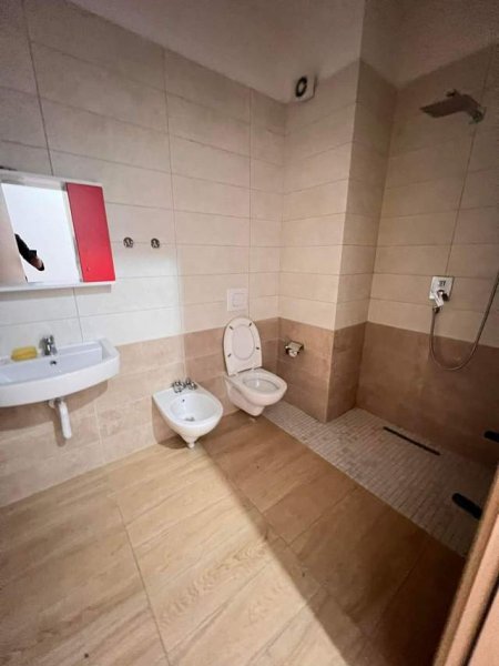 Tirane, jepet me qera apartament 1+1 Kati 7, 70 m² 350 Euro (Unaza E Re Astir)