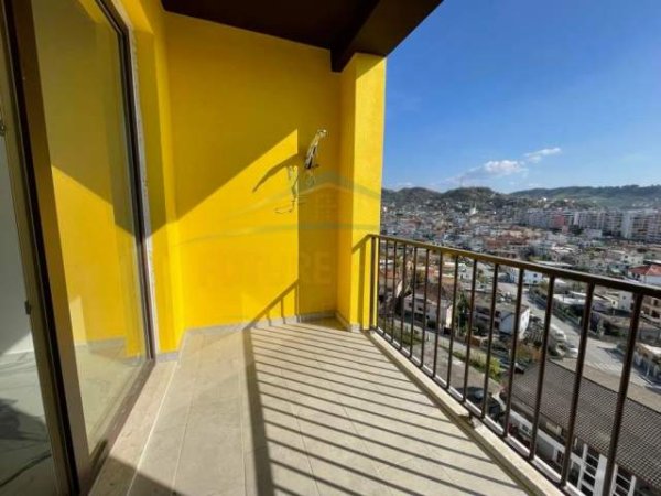 Tirane, jepet me qera apartament 1+1 Kati 9, 70 m² 350 Euro (Grand Investment)