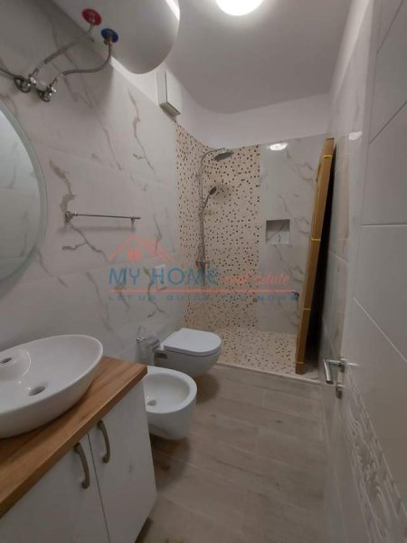 Tirane, jepet me qera apartament 1+1 Kati 3, 50 m² 400 Euro (rruga Bardhyl)