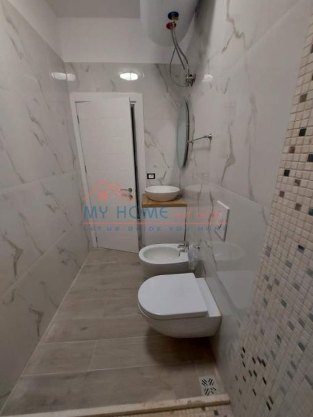 Tirane, jepet me qera apartament 1+1 Kati 3, 50 m² 400 Euro (rruga Bardhyl)