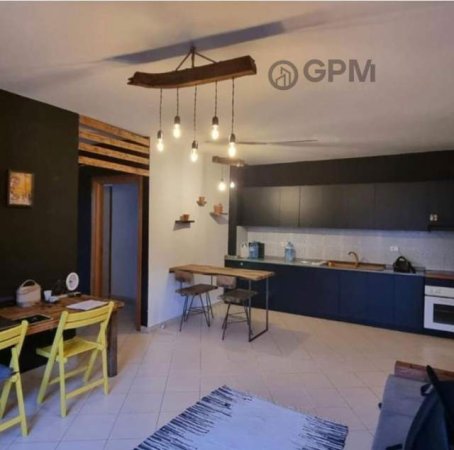 Tirane, jepet me qera apartament 2+1 Kati 1, 110 m² 450 Euro