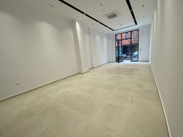 Tirane, jepet me qera dyqan Kati 0, 60 m² 850 Euro