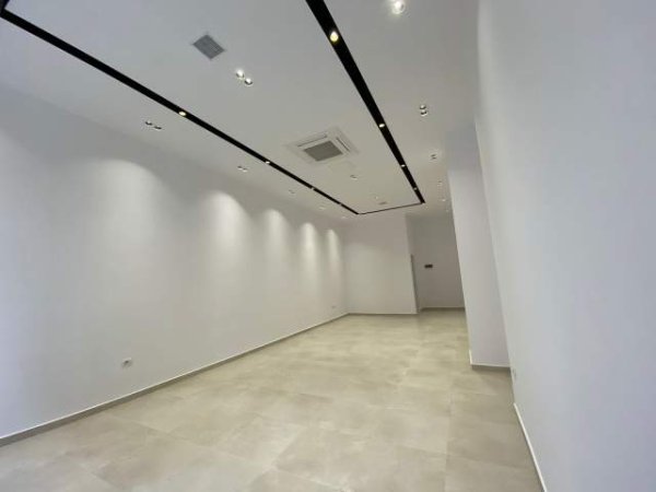 Tirane, jepet me qera dyqan Kati 0, 60 m² 850 Euro