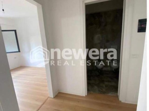 Tirane, jepet me qera apartament 1+1+BLK Kati 2, 65 m² 300 Euro (Komuna e parisit)