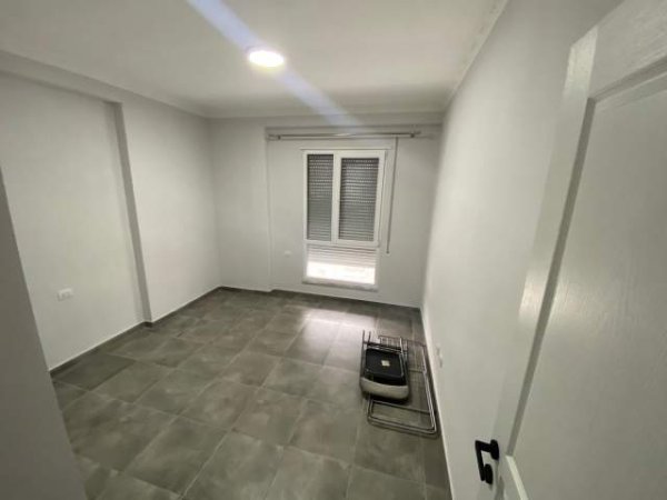 Tirane, jepet me qera apartament 2+1+BLK Kati 4, 350 Euro (Rruga Egnatia, Don Bosko)