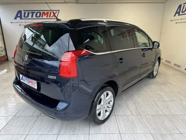 Tirane, shes makine Peugeot 5008 Viti 2011, 7.200 Euro