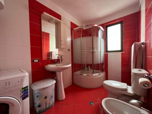 Tirane, jepet me qera apartament 1+1+A Kati 5, 67 m² 350 Euro
