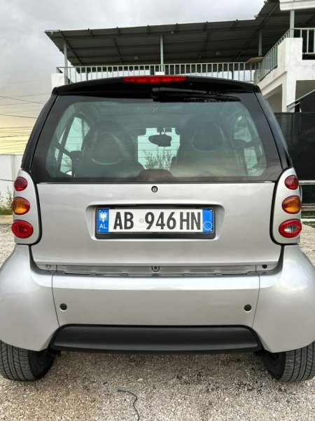 Tirane, shitet makine smart Fortwo Viti 2007, 2.500 Euro